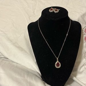 Necklace and earring set